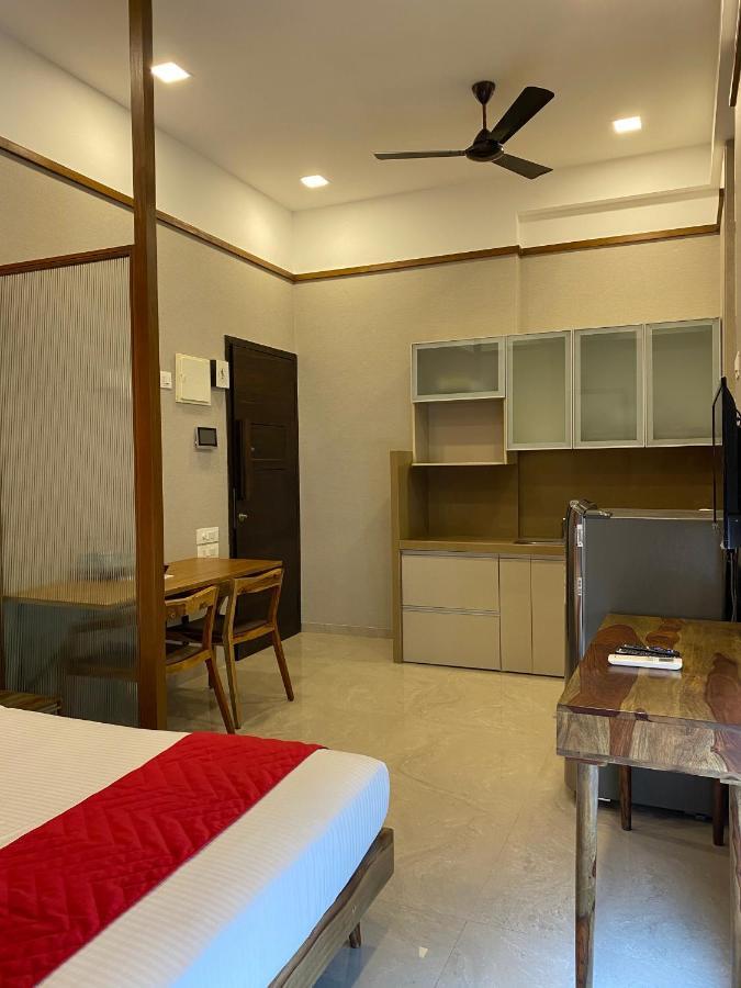 Theory9 Premium Service Apartments Khar Βομβάη Εξωτερικό φωτογραφία