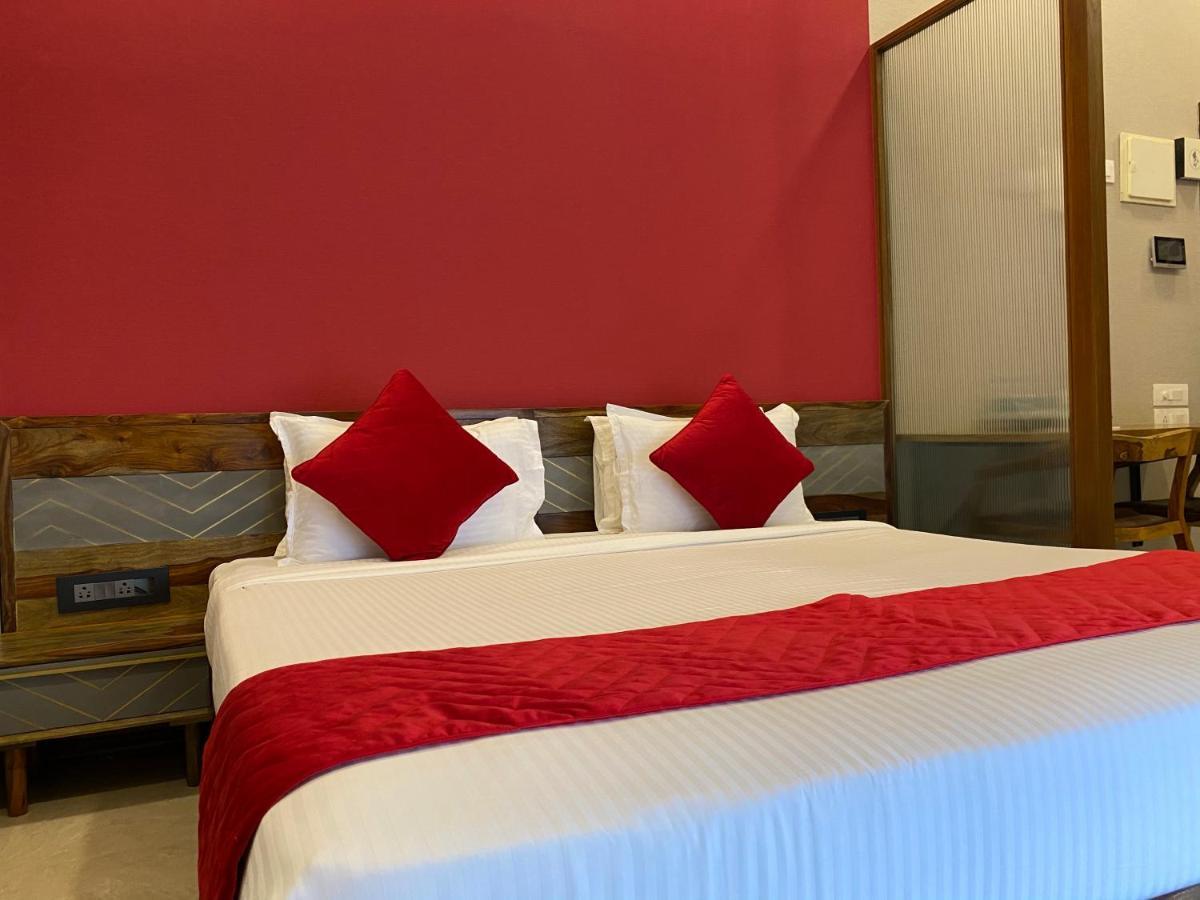 Theory9 Premium Service Apartments Khar Βομβάη Εξωτερικό φωτογραφία