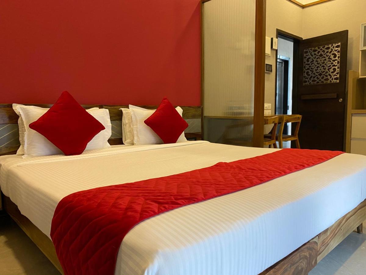 Theory9 Premium Service Apartments Khar Βομβάη Εξωτερικό φωτογραφία