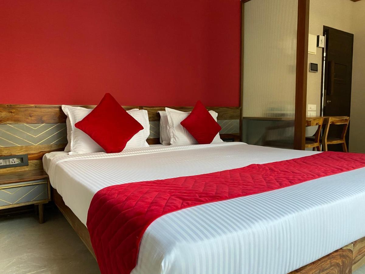 Theory9 Premium Service Apartments Khar Βομβάη Εξωτερικό φωτογραφία